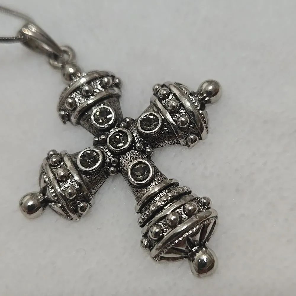 Elegant Silver Cross Pendant Necklace